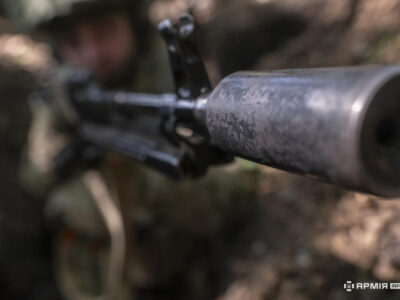 «Тягнуть на візках БК і генератори по 5–7 км»: розвідник ДШВ розповів про нову пішу тактику росіян на Сумщині  