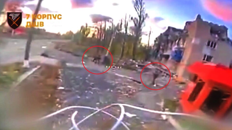 «Зараз вилетить пташка» — окупанти хотіли фото з Покровську, але швидко про це пошкодували  