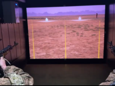 Тир віртуальний, а навички справжні — наші бійці набувають влучності у контейнері  