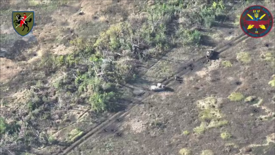 Викинули десант і втекли — окупанти бережуть техніку, а не людей  