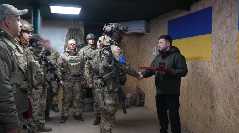 Президент відвідав командний пункт 14 ОМБр у Купʼянську  