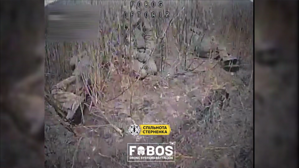 Двоє лежать, один на колінах — на межі Дніпровщини окупанти прийняли смерть у різних позах  