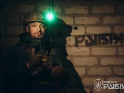 Знищив «невразливого»: оператор ПТРК «Лобзік» розповів, як спалив російський «танк-сарай»  