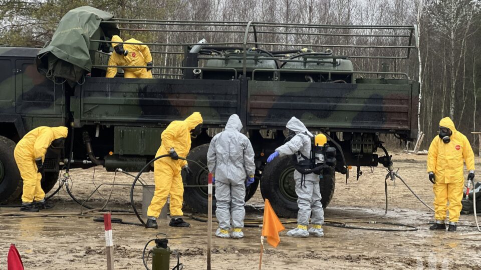 Після хімії, вогню і радіації — виходять вони: 704-та бригада відпрацювала бойову деконтамінацію  