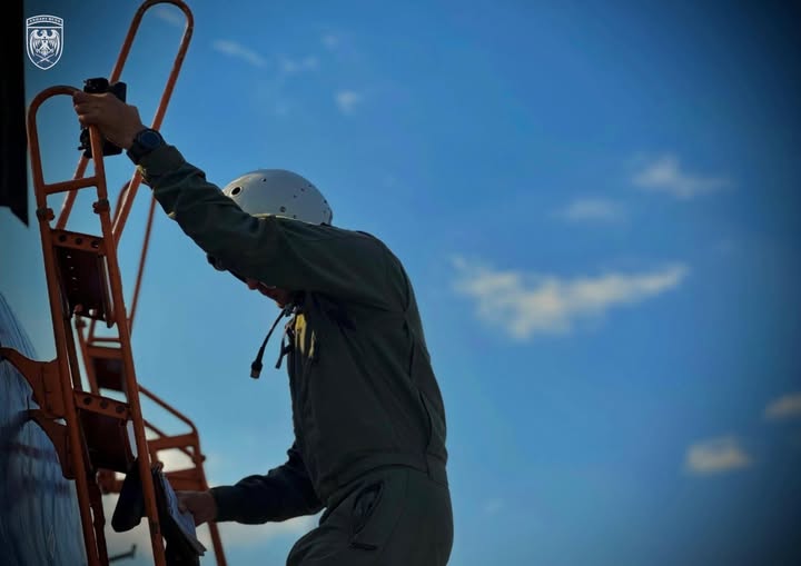 «Ні світла, ні зірок, ні горизонту» — як льотчик Олег веде Су-27 крізь темряву війни  