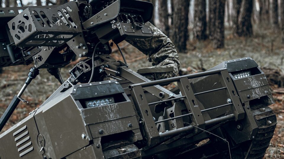 «По полю їде дрон» — у 159-й бригаді розгортають наземні роботизовані комплекси для бою й евакуації  