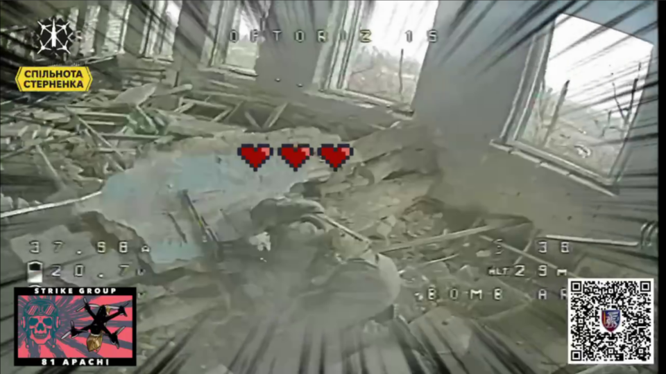 Хотів злитися з купою сміття — російський штурмовик не сховався від дрона  