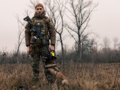 Сім років поруч — як боєць «Сармат» воює разом своєю собакою Лірою  