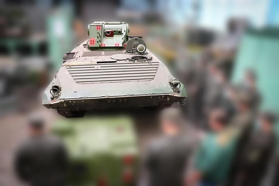 Встановлення модуля «Парус» на БМП-1. Фото: mvs.gov.ua