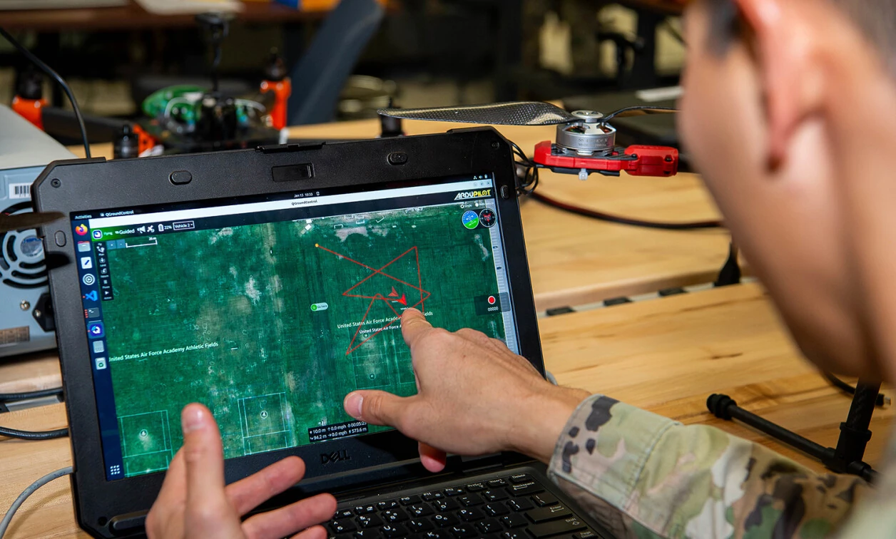 Застосування цифрових двійників у сучасних Збройних силах. Фото: U.S. Air Force photo by Staff Sgt. Tiffany A. Emery
