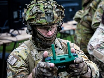 Наші військові навчають австралійців та шведів роботі з FPV-дронами  