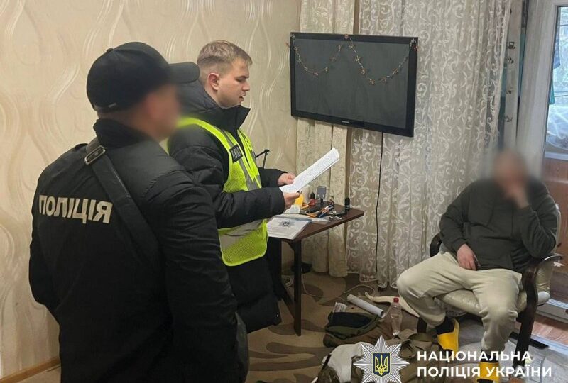 У Києві викрили шахрая, який ошукав волонтера на $30 тисяч, обіцяючи дрони для фронту  