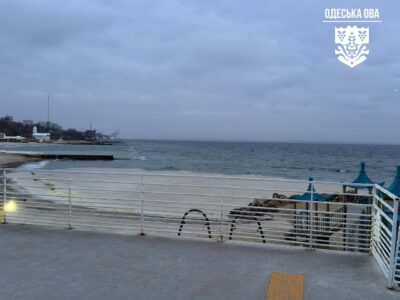 Внаслідок російського удару в Одесі до моря потрапила соняшникова олія  
