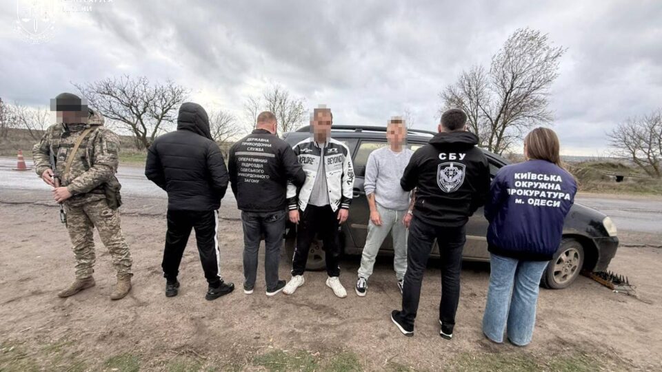 В Одесі правоохоронці викрили дві схеми незаконного переправлення призовників за кордон  