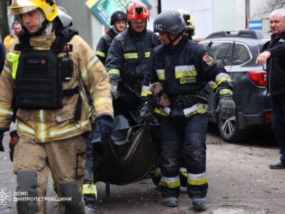 У Дніпрі 27 постраждалих і четверо загиблих: ДСНС оновила дані про наслідки ракетного удару  