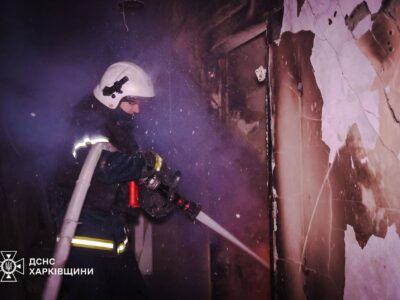 У Харкові рятувальники ліквідували пожежу, спричинену ударами БПЛА  