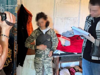 Ошукала воїнів від імені благодійного фонду: жінку засуджено до 3 років ув’язнення  