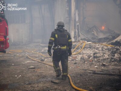 Президент: за цей тиждень росіяни випустили понад 1500 ударних дронів, сотні тисяч сімей залишаються без світла  