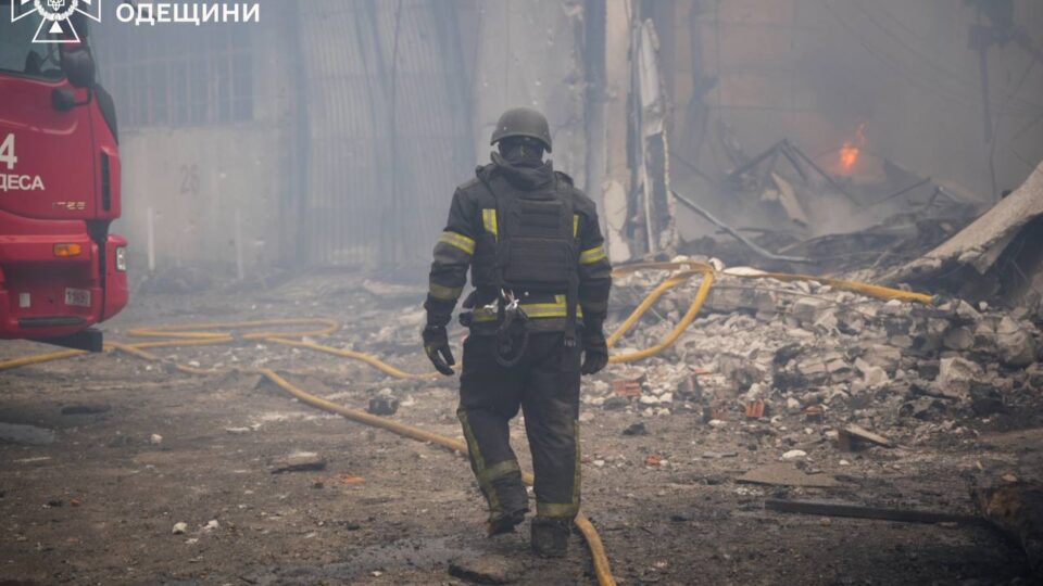 Президент: за цей тиждень росіяни випустили понад 1500 ударних дронів, сотні тисяч сімей залишаються без світла  