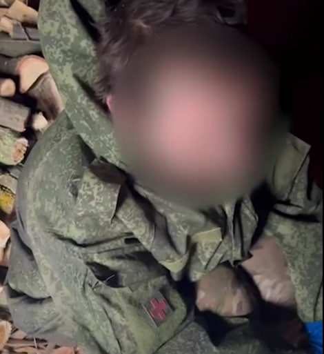 Листівка з дрона замість кулі: бійці 142-ї бригади взяли окупанта в полон  