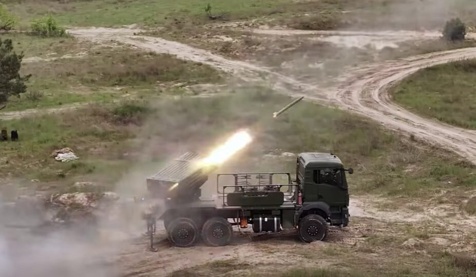 «Град» на новому шасі: артилеристи НГУ освоюють модернізовану РСЗВ  