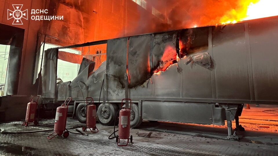 Ворог масовано атакував Одещину: постраждали 6 осіб, зокрема троє дітей  