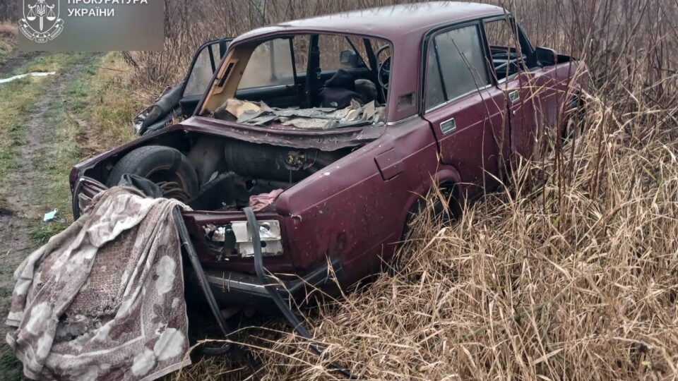 Окупанти поцілили в автівку жителів Сумщини, є загиблий та поранений  