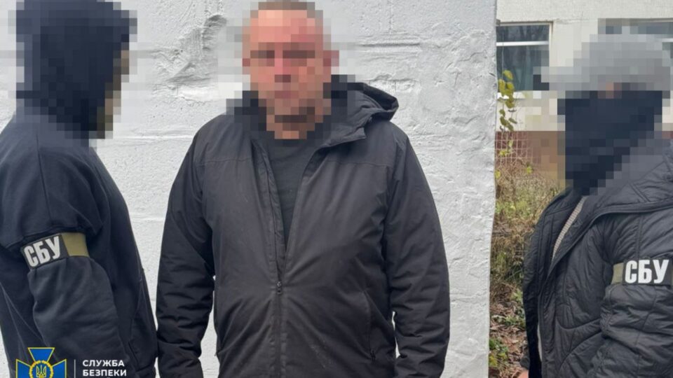 Допомагали росії атакувати оборонні рубежі Ізюма: затримано двох чоловіків  