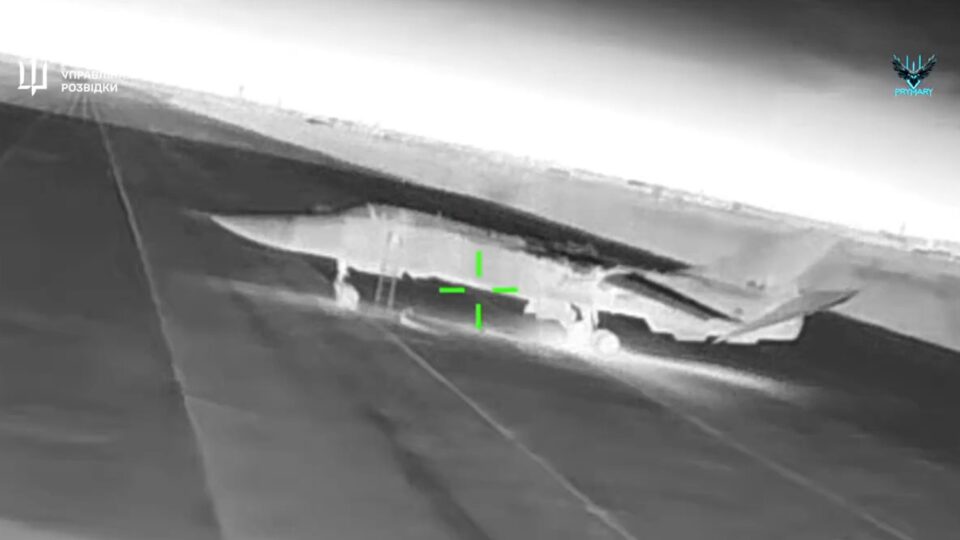 Бомбардувальник рф вже не злетить: у Криму воїни ГУР вдарили по 8 ворожих цілях  