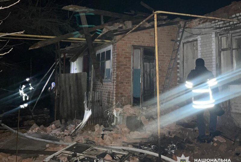 На Харківщині ворог поцілив по АЗС: є загиблий, пʼятеро поранених  