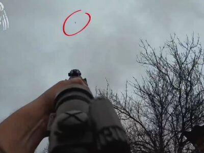 «Місцеві на лавці, а над головами пролітає FPV»: оборонці у Костянтинівці збивають БПЛА рф  