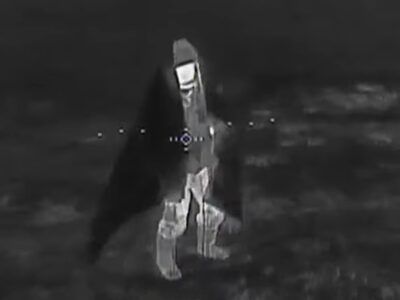 Вовчанські перегони: окупанти бігають в антитепловізійних пончо, але їх зустрічають наші дрони  