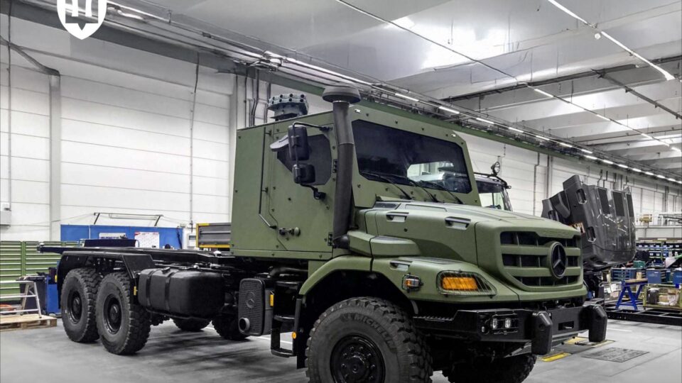 У Міноборони розповіли про шасі Zetros, на яких Україна отримає 200 САУ від Німеччини  