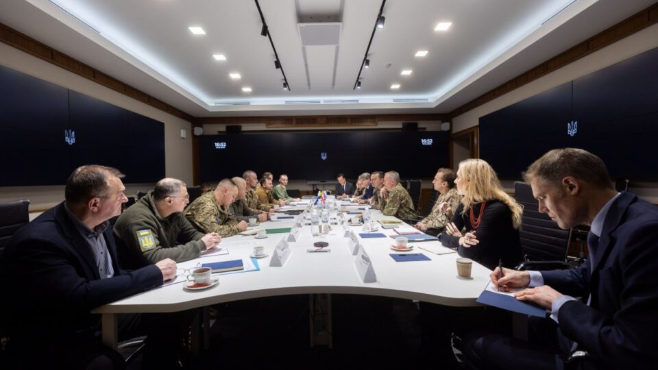 Україна, Франція і Велика Британія обговорили впровадження гарантій безпеки  