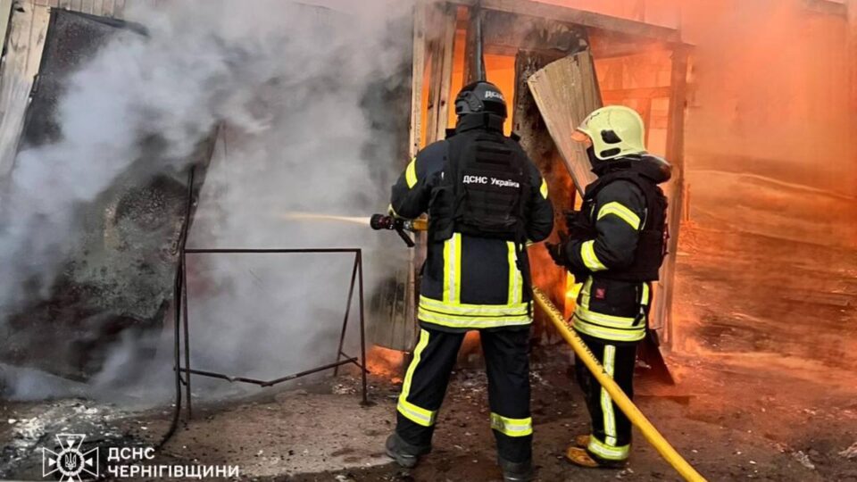 У Чернігові російський БПЛА влучив у житлову багатоповерхівку  