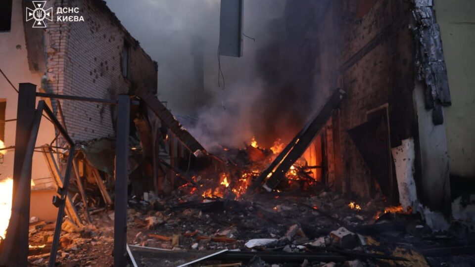 «Основна мішень — це Київ»: Президент повідомив про нічний обстріл рф  