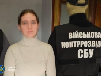 Розставляла «відеопастки»: на Миколаївщині затримали жінку, що шпигувала за колонами ЗСУ  