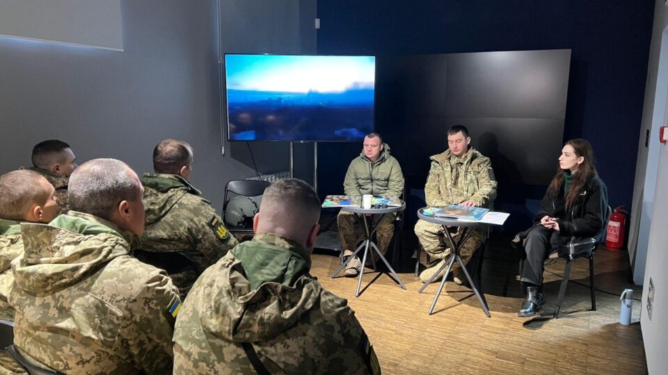 У Національному музеї історії України у Другій світовій війні пройшов захід «Відвага, що надихає: зустріч із Героями України»  