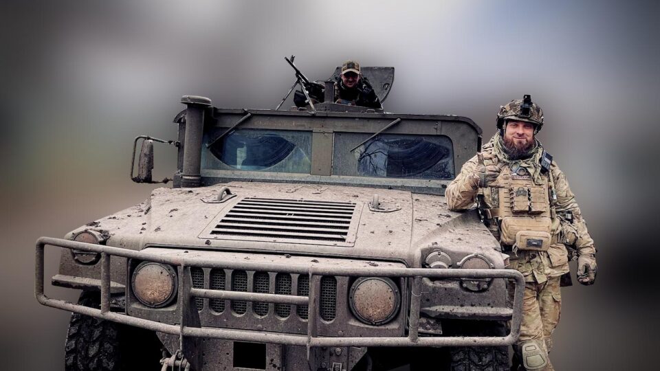 «Хамві» буквально влетів у посадку: історія шаленої Новорічної ночі розвідника на позивний «Сніг»  