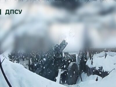 «Снайперська гвинтівка» 105-го калібру — як гармата М101 вбиває ворога на Курському напрямку  