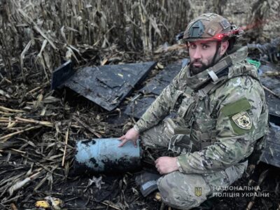 Вибухонебезпечні жнива — на Сумщині у кукурудзяному полі знайшли «Шахед»  