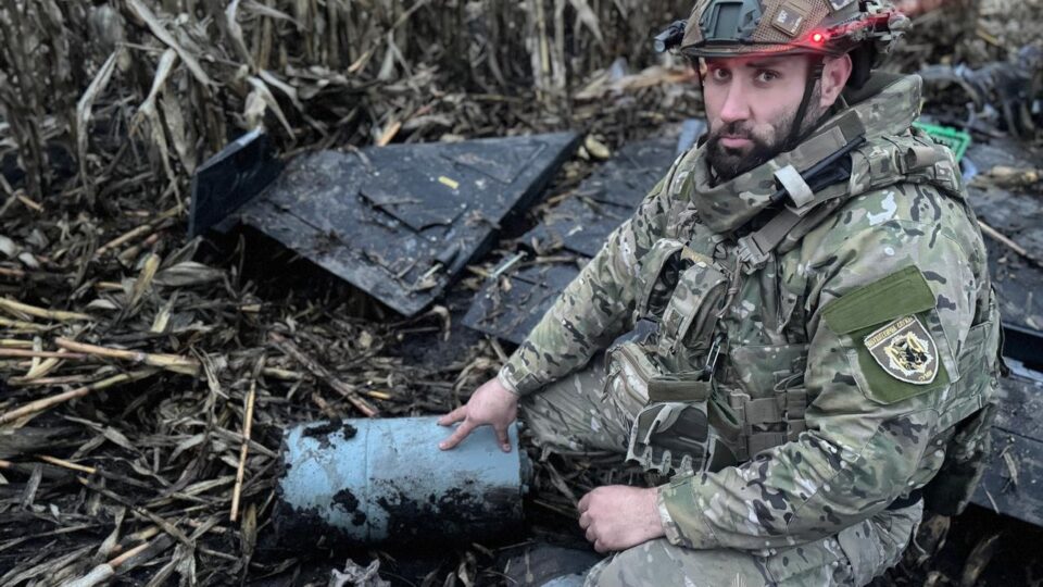 Вибухонебезпечні жнива — на Сумщині у кукурудзяному полі знайшли «Шахед»  