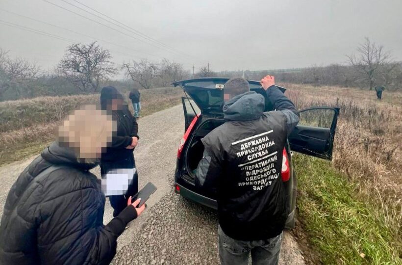 В Одесі та на прикордонні затримали чоловіків, які переправляли ухилянтів за $4 тисячі  