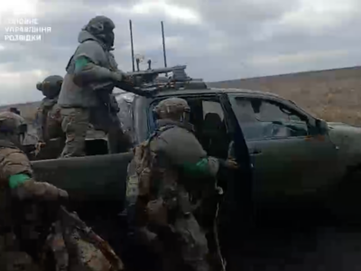 «Пробивай двері. Залітаємо» — спецпідрозділи ГУР здійснили штурм будівлі й зачистили окопи  