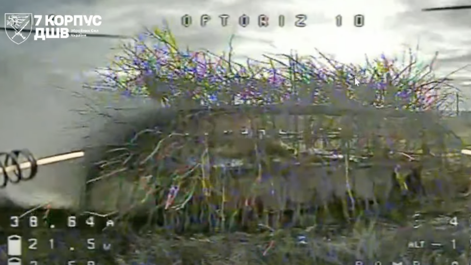 Ворожий десант на БМП намагався проскочити через «кіл-зону», але його зустріли наші десантники  