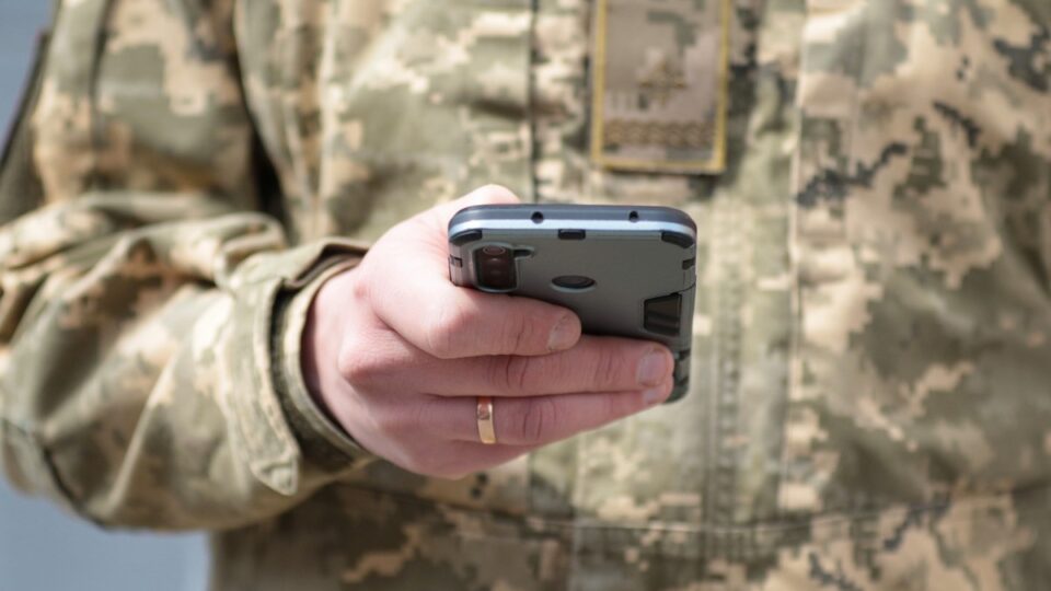 «Можна навіть з чашкою кави у руках» — десантники розповіли про переваги подання рапортів через Армія+  