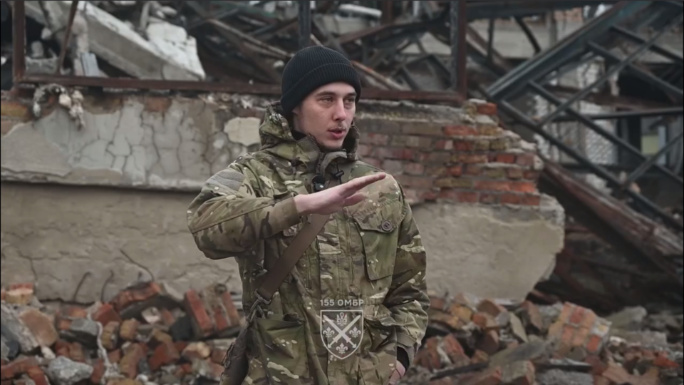 «Я лечу, повертаю дрон ліворуч, а там стоїть колона росіян» — пілот «Фараон» про знищені цілі  