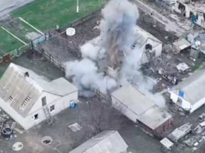 Забігли і не вибіжуть: дронарі 110-ї бригади підірвали укриття разом з окупантами  