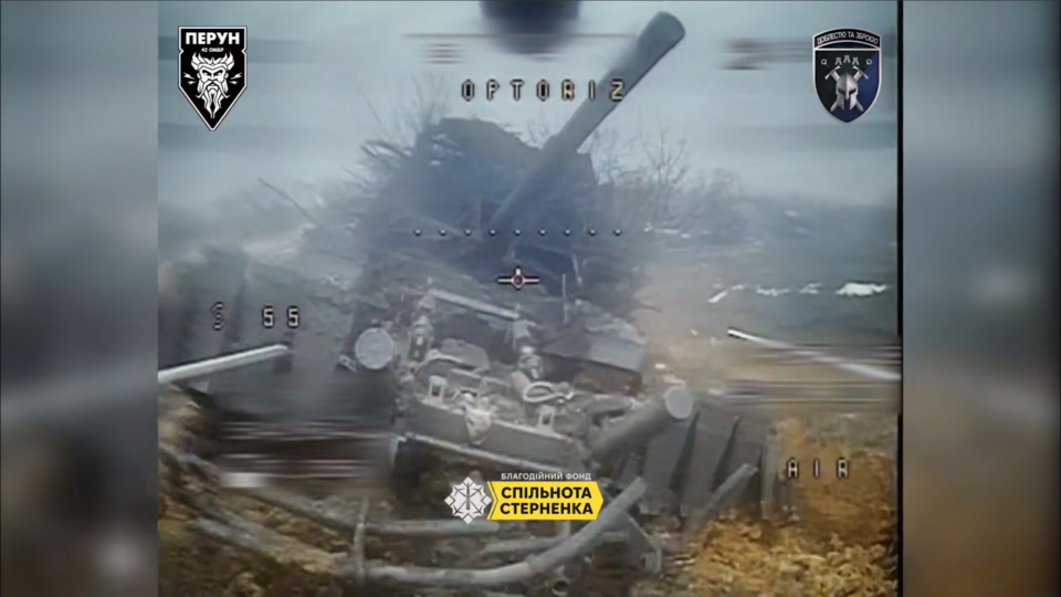 Шість танків та 2 БМП — російський бронештурм зупинили дрони на оптоволокні  