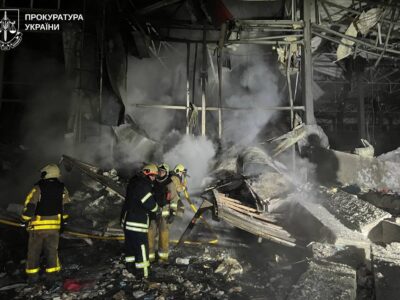 Російський удар по поштовому терміналу в передмісті Харкова: 4 загиблих і 6 поранених  